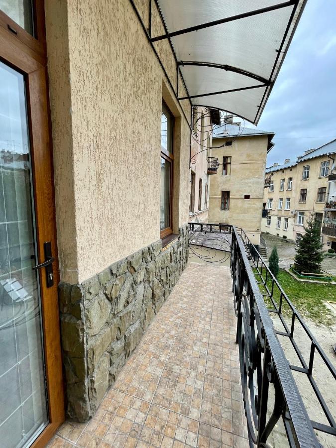 Pride Apartment Лвив Екстериор снимка